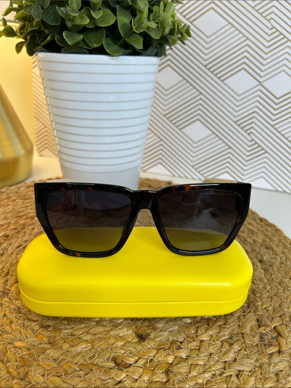 Marc Jacobs sunglasses-tan and black-57/16/145 - Picture 4 of 12